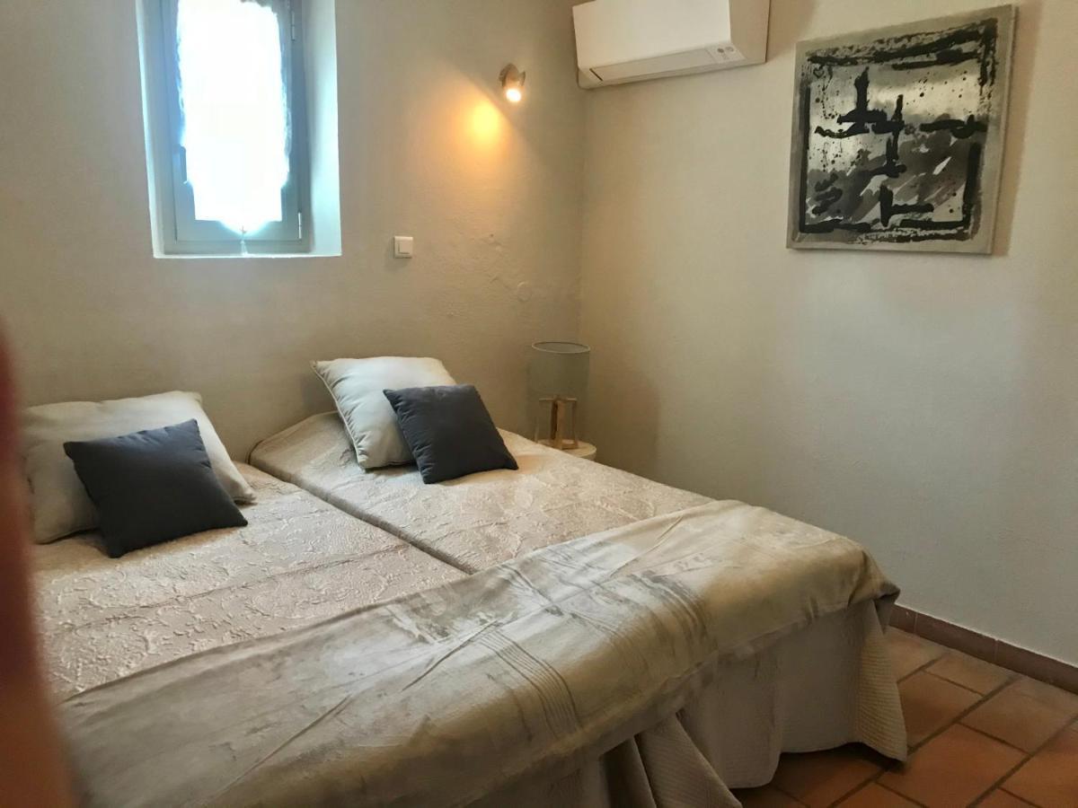 Chateau Saint-Pierre De Mejans Puyvert Kamer foto