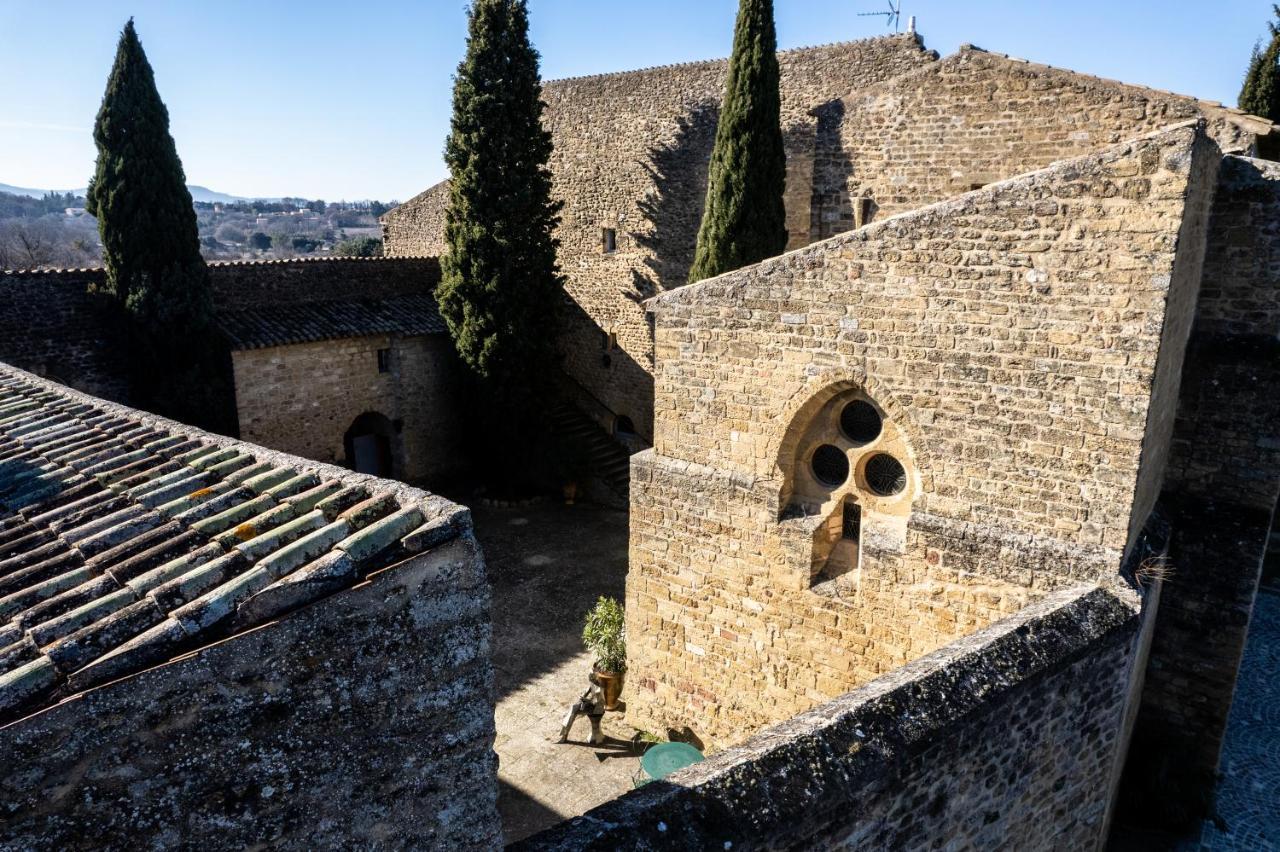 Chateau Saint-Pierre De Mejans Puyvert Buitenkant foto
