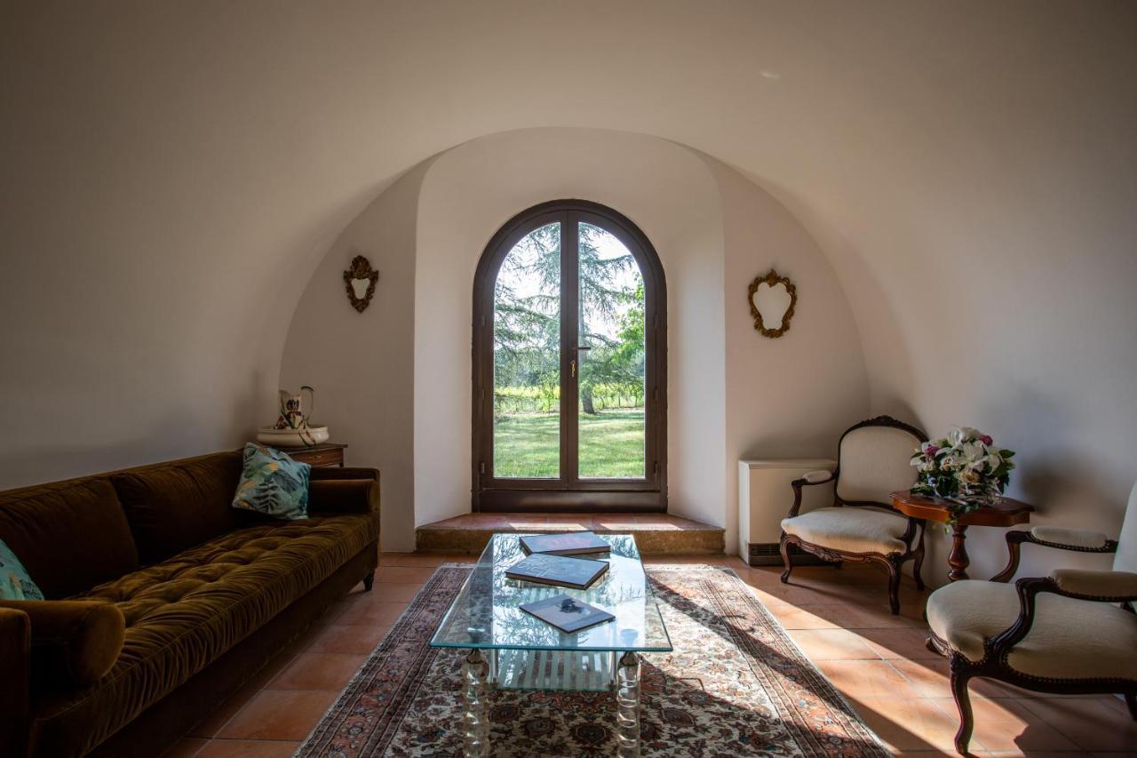 Chateau Saint-Pierre De Mejans Puyvert Buitenkant foto