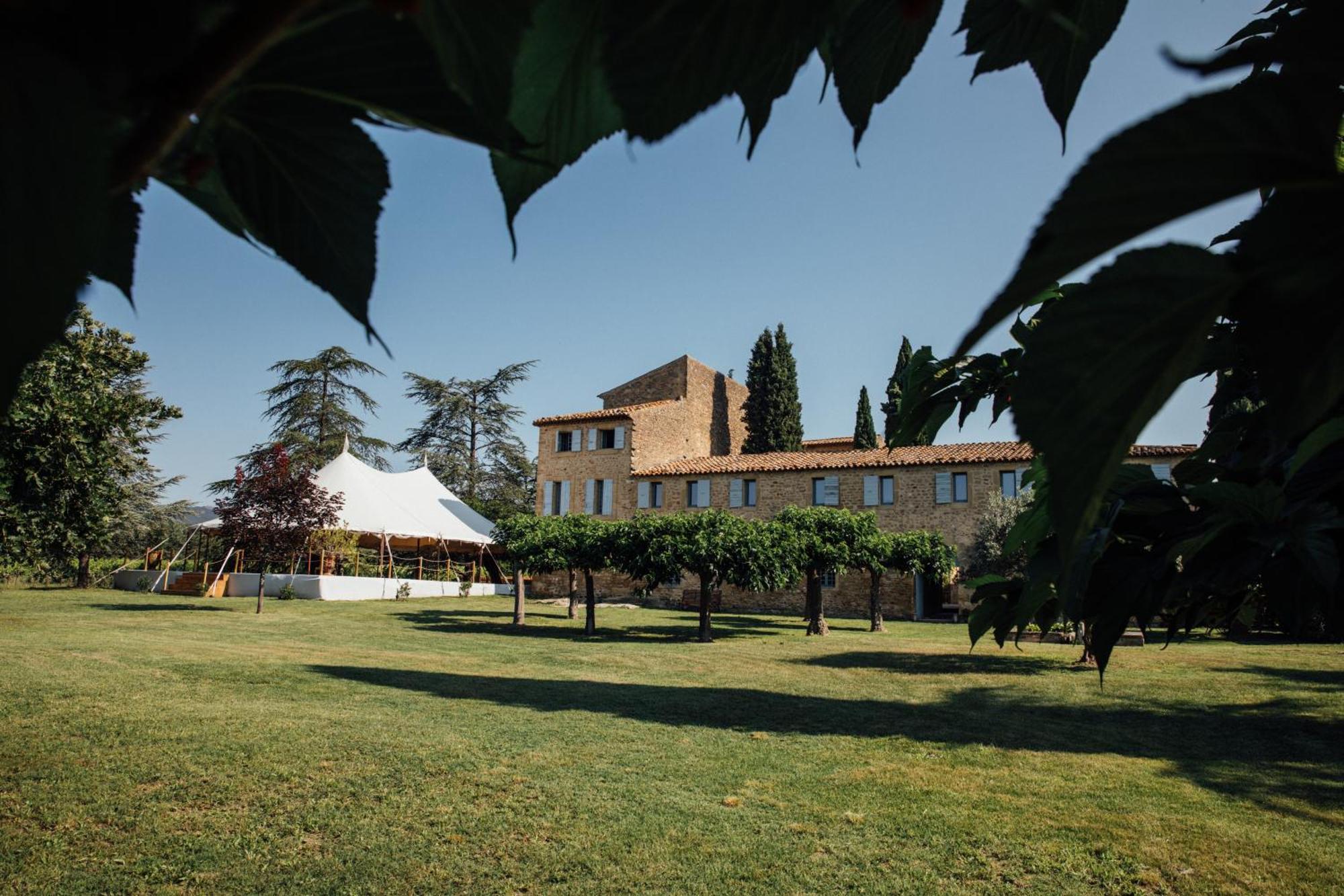 Chateau Saint-Pierre De Mejans Puyvert Buitenkant foto
