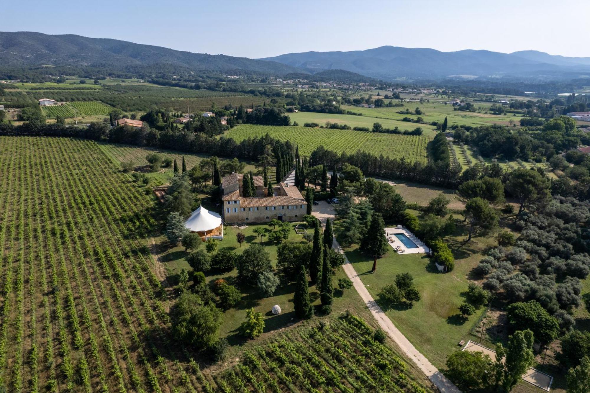 Chateau Saint-Pierre De Mejans Puyvert Buitenkant foto