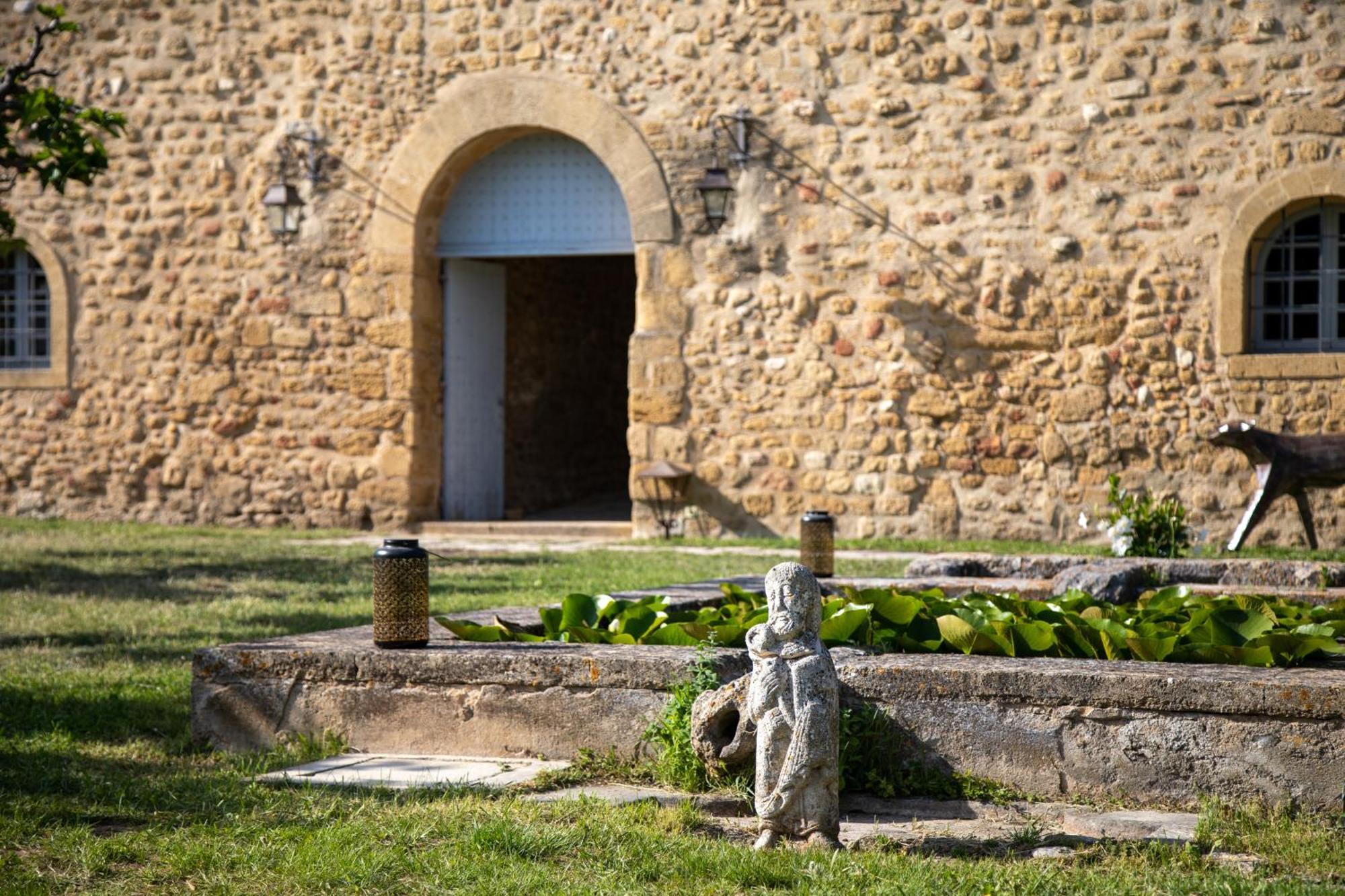 Chateau Saint-Pierre De Mejans Puyvert Buitenkant foto